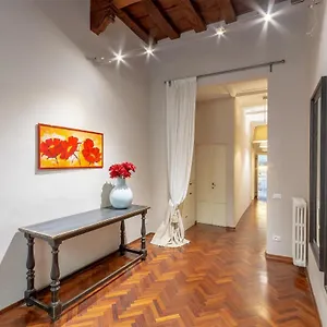 Condotta 10 Apartment