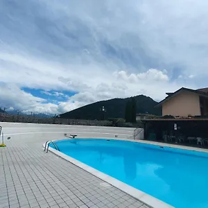 Con Piscina Iseo , Paratico Italia
